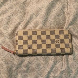 Louis Vuitton clemence wallet